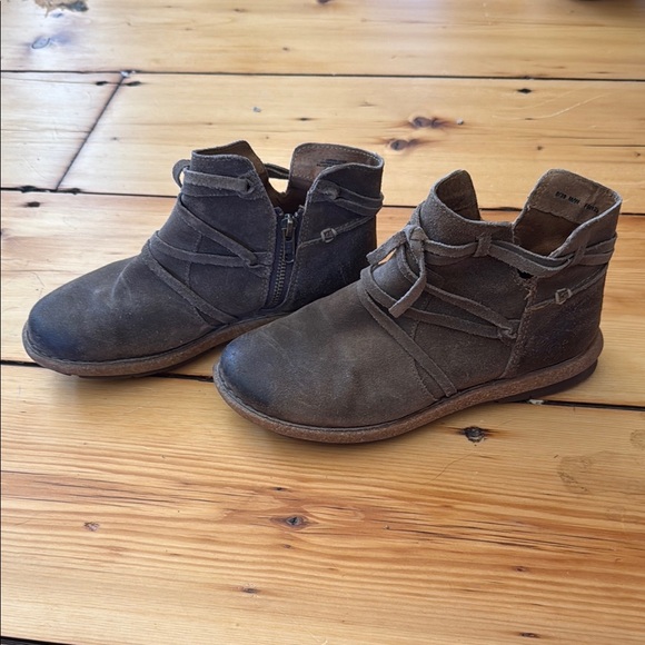Born TarKiln brown suede leather ankle booties W 8 - Picture 2 of 7